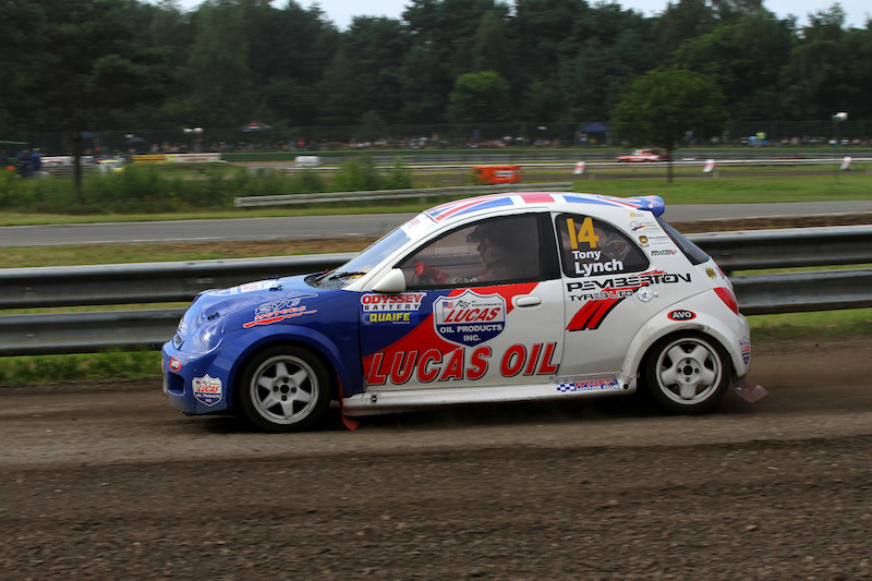 Lynch looks to maintain lead at Lydden Hill